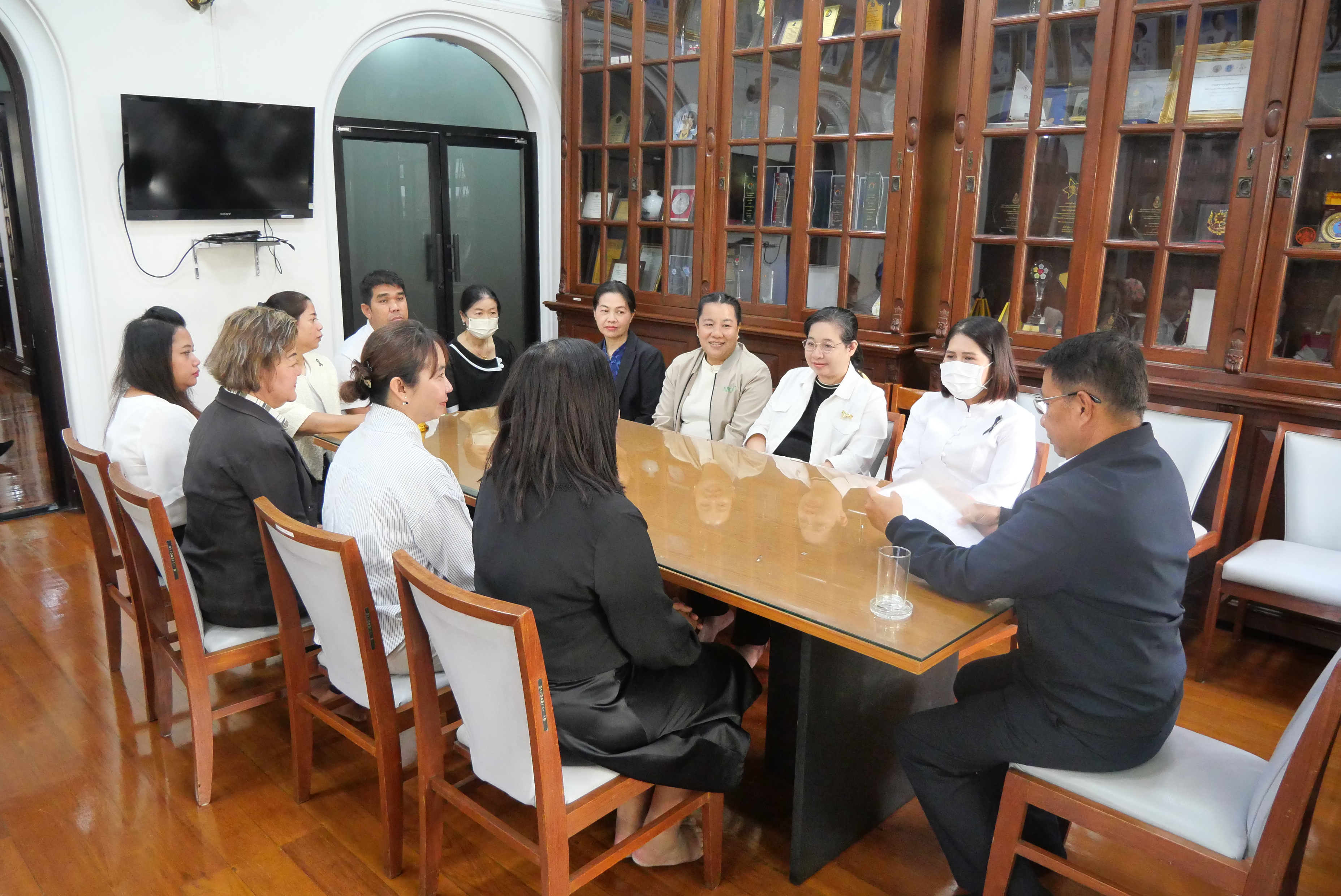 title - สำนักบริหารกลาง ส.ป.ก. ร่วมแสดงความยินดี และสวัสดีปีใหม่ อธิบดีกรมตรวจบัญชีสหกรณ์ พร้อมรับพรต้อนรับปีใหม่ 2569